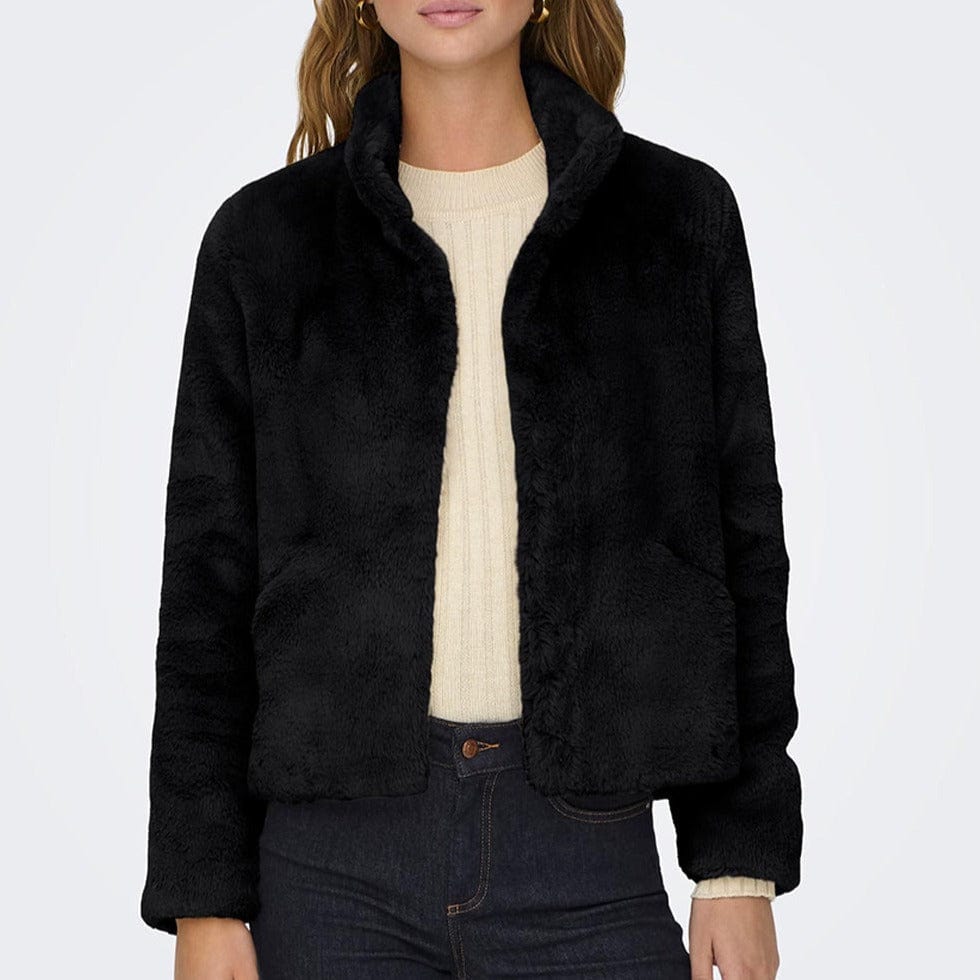 ONLY Onlnewvida Short Faux Fur Jacket in Black