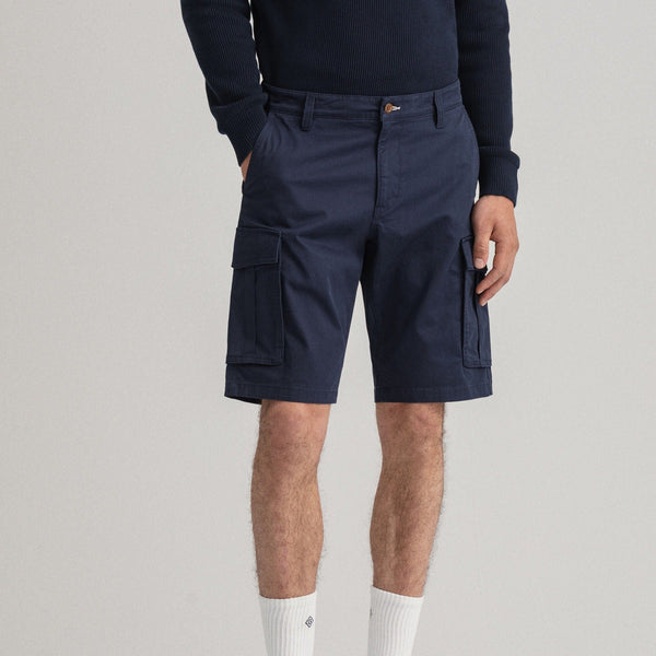 GANT Relaxed Fit Twill Cargo Shorts in Marine