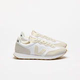 VEJA Rio Branco II Alveomesh Trainers in White/Pierre